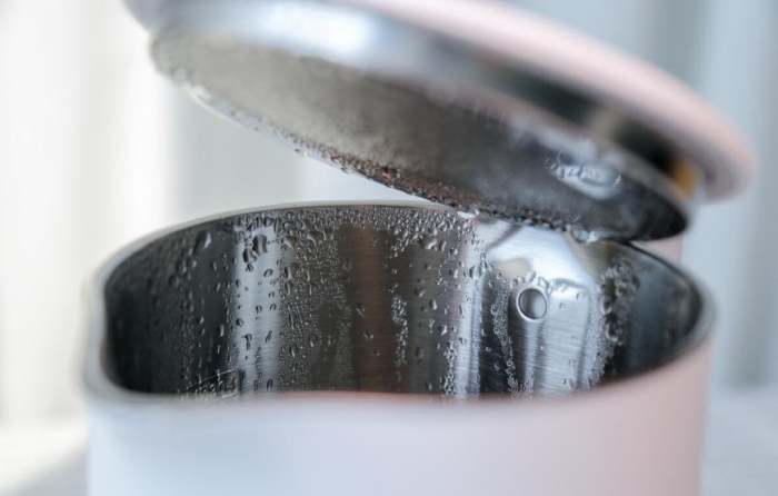 На Виноградівщині 3-річний хлопчик перекинув на себе електрочайник з окропом – 20% опіків тіла