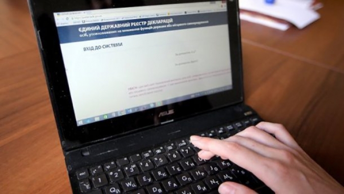 Судитимуть двох закарпатських депутатів, які не подали е-декларації