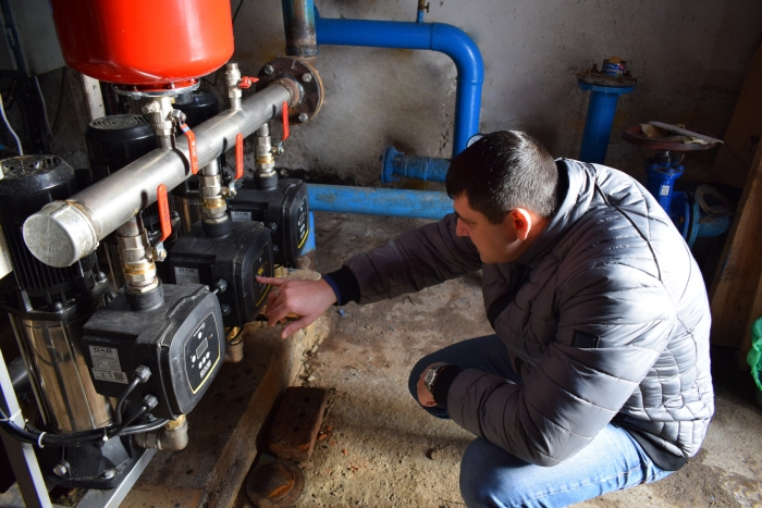 Воду на шістнадцятиповерхівку в Ужгороді підкачує нова насосна станція