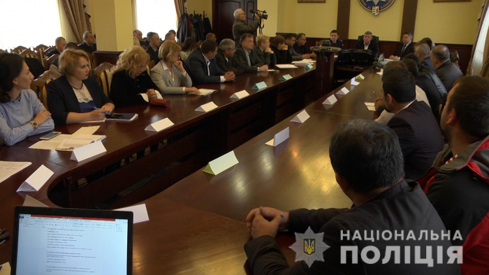 Поліція Закарпаття вчить львівських колег як правильно працювати з нацменшинами