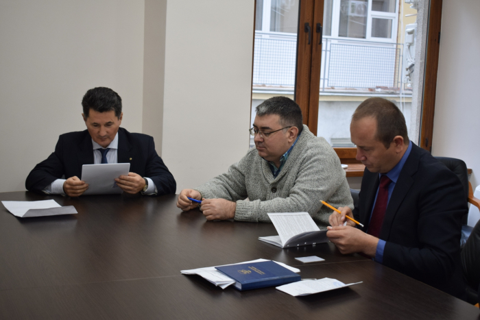 Хто ж забезпечить ужгородців "електронними квитками" для проїзду в маршрутних автобусах?