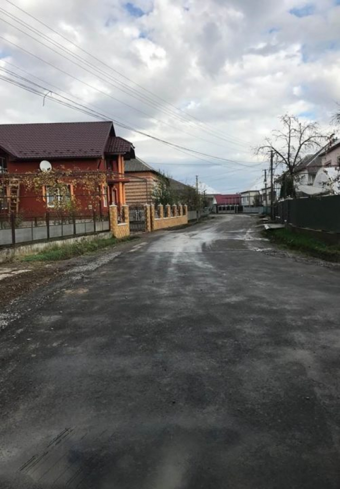 Мешканці сіл Іршавщини вперше за 15 років побачили асфальт на дорозі