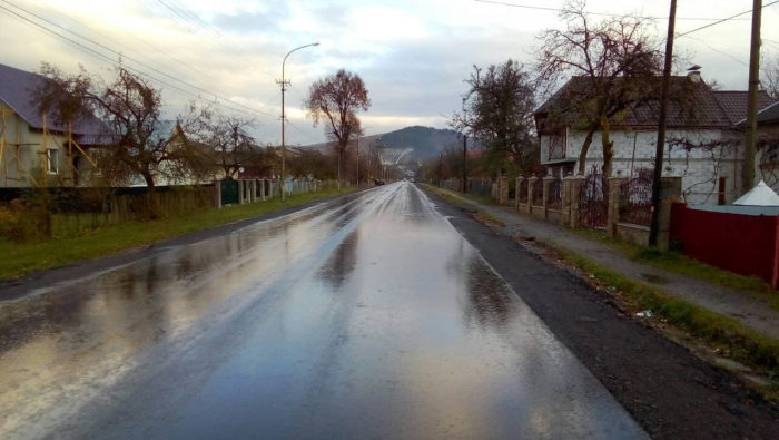 Метр за метром: як на Свалявщині та Воловеччині ремонтують дороги (ФОТО)