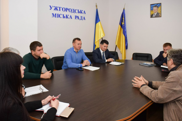 Якими мають бути ліхтарі, лавиці, сміттєві урни на набережній Незалежності? – говорили в Ужгородській міськраді