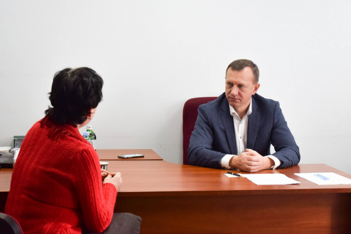 Зупинки, оренда, приватизація житла: з чим звертаються ужгородці до мера?