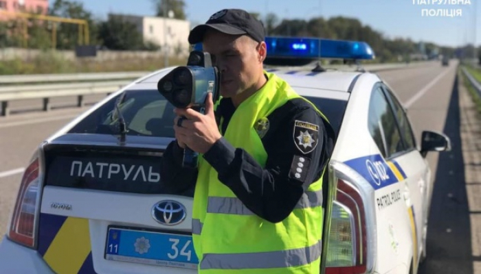 Закарпатські водії відсьогодні можуть "нарватися" на солідний штраф за перевищення швидкості