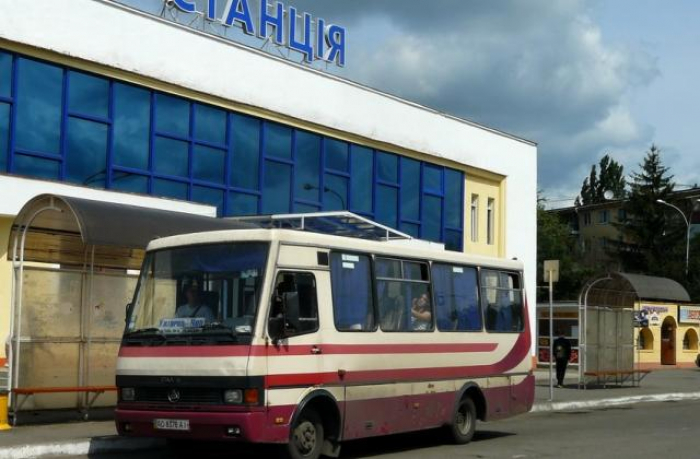 На Закарпатті перевізники, які обслуговують міжміські маршрути, не знають що таке графік руху