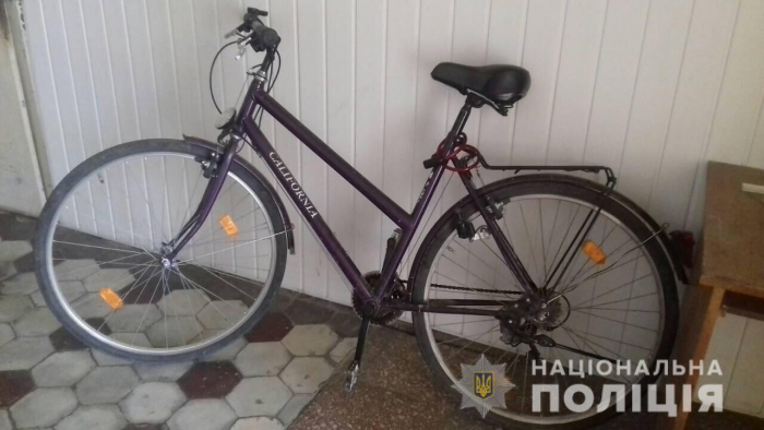 На Закарпатті злодії не сплять – поцупили велосипед та мобільний