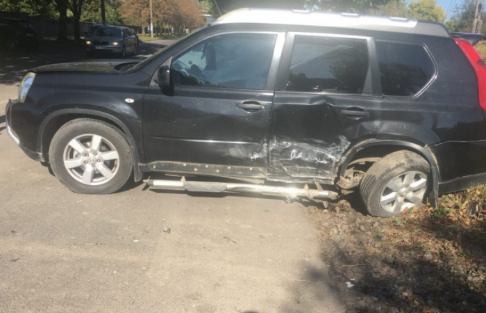 Одна іномарка протаранила іншу в місті над Латорицею