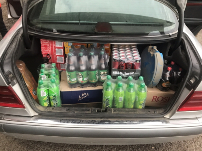 "Мерс" на українсько-румунському кордоні був "нафарширований" контрабандними цигарками