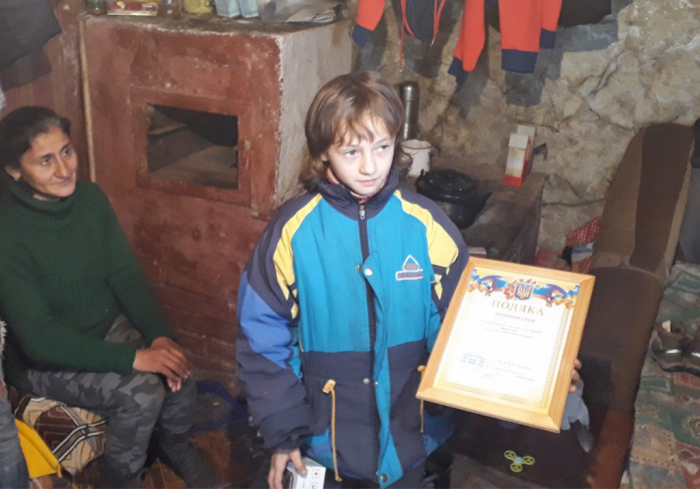 Закарпатські рятувальники відзначили 11-річну сміливицю