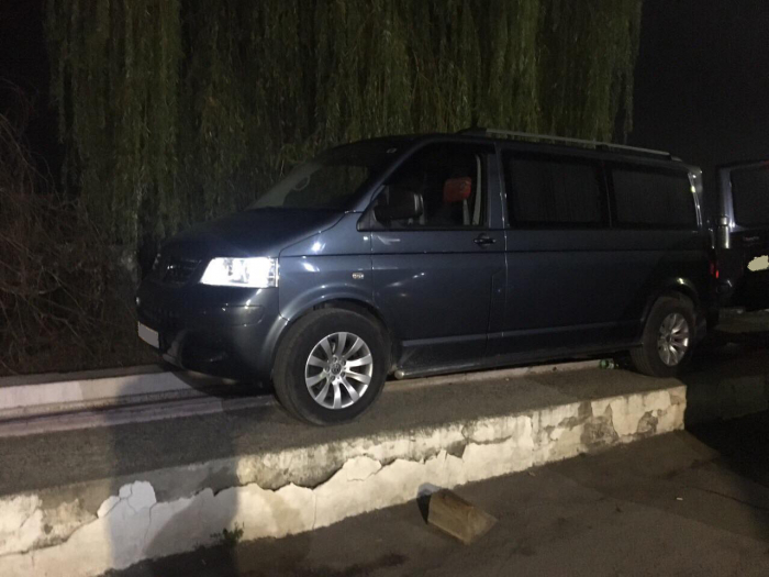 Стара схема: закарпатські митники виявили в «Volkswagen Transporter»
1530 пачок прихованих цигарок