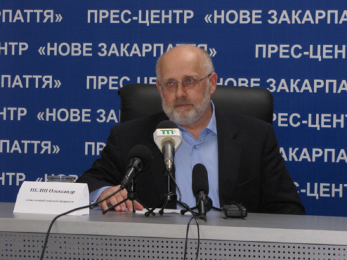 Закарпатський експерт Олександр Пелін: "Нічого хорошого введення військового стану  нікому, в тому числі нашій області, не може дати"