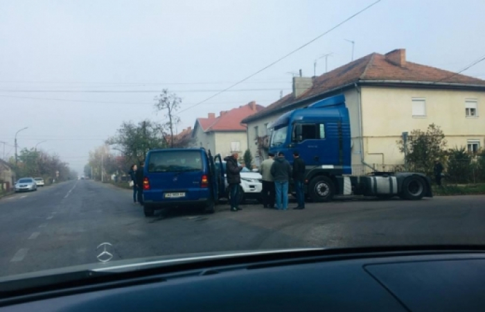Потрійне ДТП на Закарпатті: на щастя, водії не постраждали