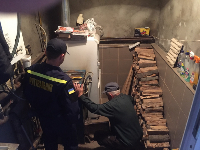 На Іршавщині рятувальники влаштували рейд у житловому секторі