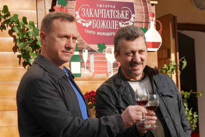 В Ужгороді офіційно відкрили свято молодого вина "Закарпатське божоле"
