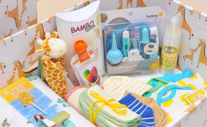 На Тячівщині молоді батьки отримали бейбі-бокси