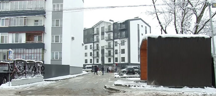 Свято у Хусті: за два десятки років мешканці вперше побачили багатоповерхівки в місті