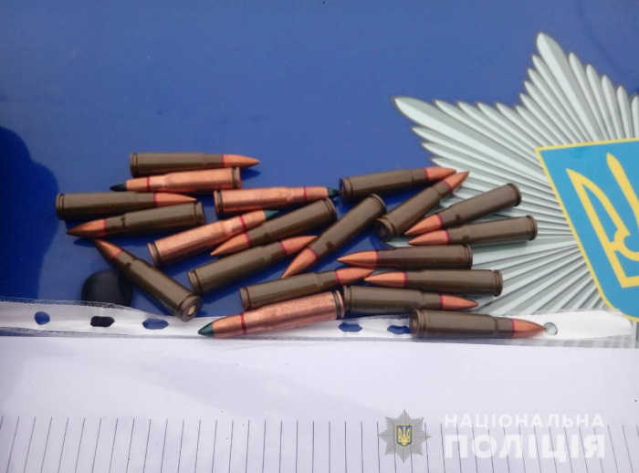 Ужгородець запевняє копів, що знайшов набої до АК на полігоні