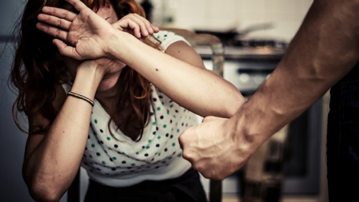 П’яний жгородець відлупцював жінку – за справу взялася поліція