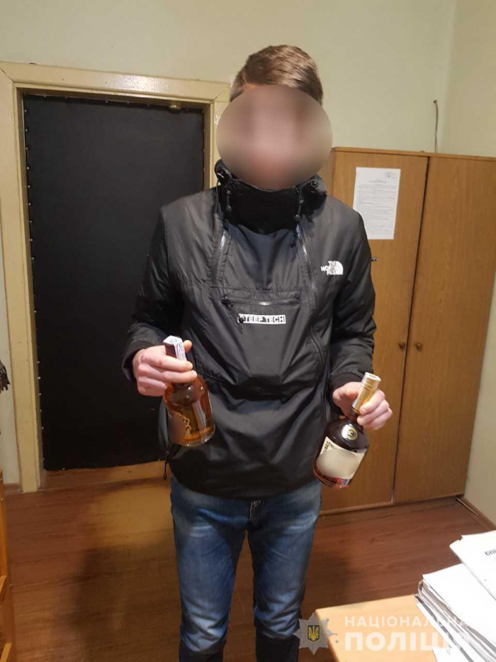 Здійснив крадіжку майже на 2 тис.грн: у Берегові  оперативно затримали 21-річного хлопця