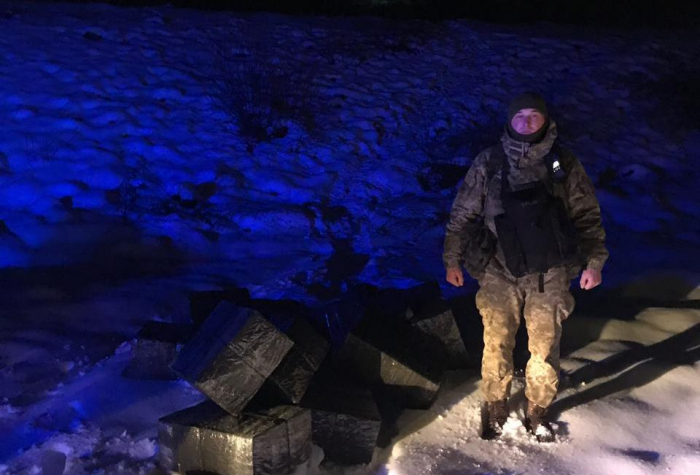 Контрабандисти знову втекли від закарпатських прикордонників, але без цигарок (ФОТО)