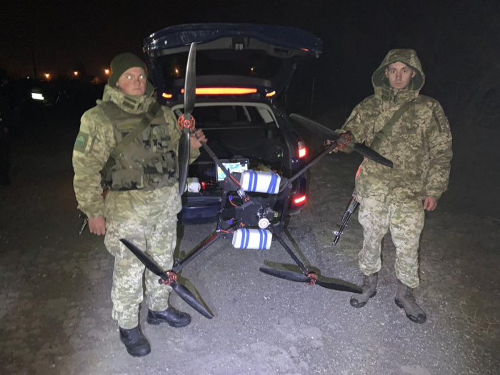 Закарпатські прикордонники позбавили контрабандиста літального апарату – квадрокоптера (ФОТО)