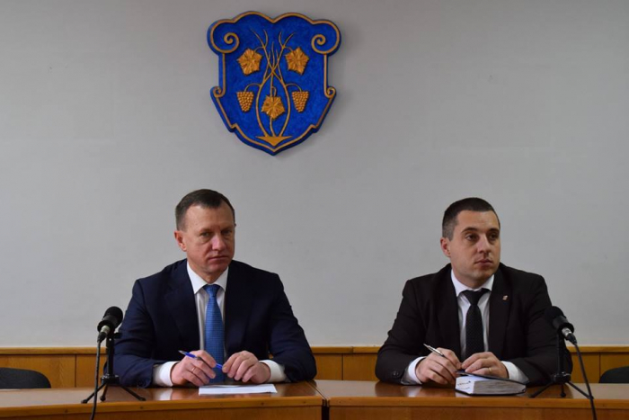 Скільки в Ужгороді діє захисних споруд та на яку кількість людей вони розраховані?