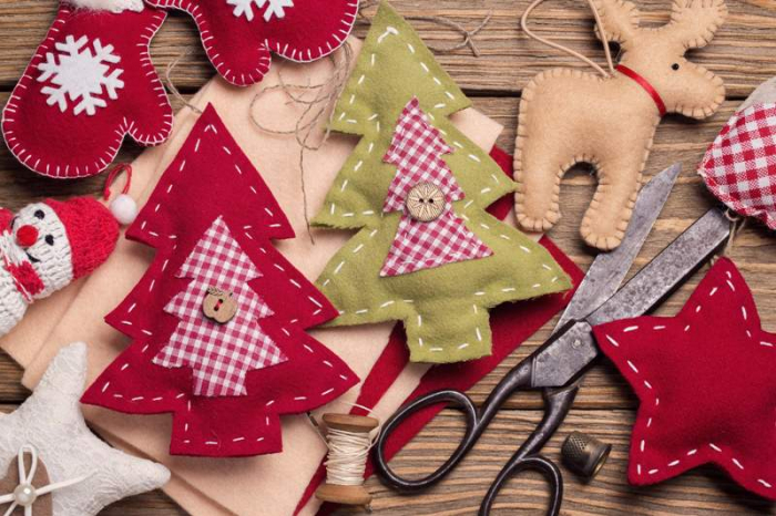 Майстер-клас з виготовлення новорічних іграшок розпочався сьогодні в Ужгороді