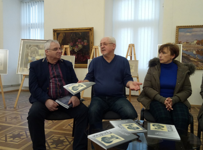 В Ужгороді презентували альбом-каталог графіки Гаврила Глюка