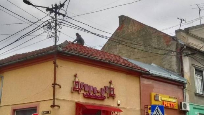 "Черепичний розбій" мав місце сьогодні у місті над Латорицею