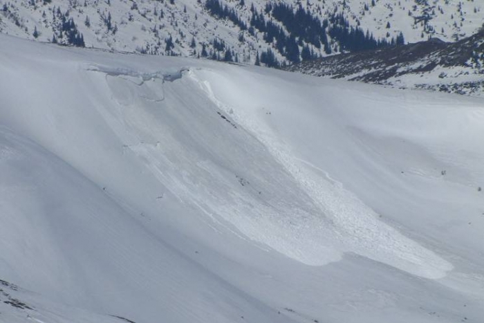 Сусідка Говерли "розродилася" чотирма сніговими лавинами