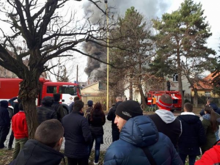 У центрі Ужгорода палав приватний будинок