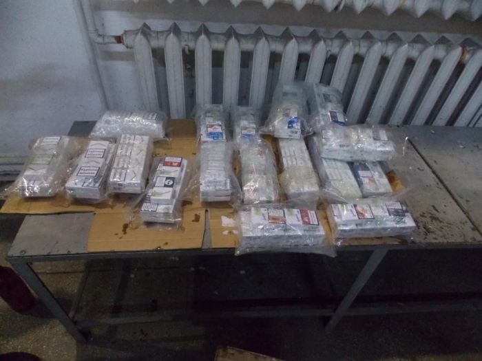 Тютюнову контрабанду закарпатець "запакував" у паливний бак свого буса