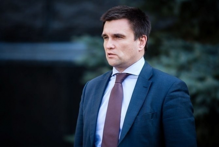 Клімкін заявив, що обставини підпалу в Ужгороді свідчать про "замовний зовнішній слід"