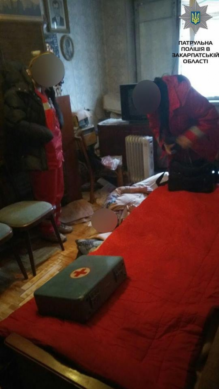 В Ужгороді рятувальники надали допомогу старенькій, яка 3 дні не виходила на зв’язок, закрившись у квартирі