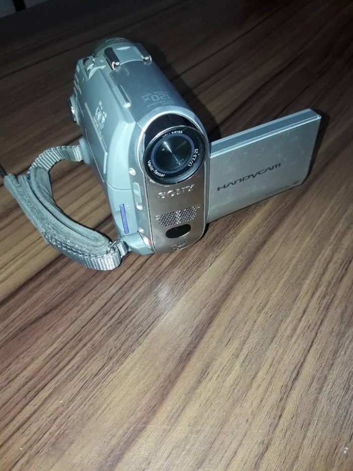 Поліцейські затримали ужгородця за крадіжку відеокамери