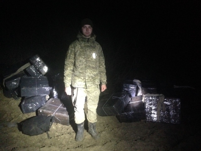 Цигарковим контрабандистам знову вдалося втекти від закарпатських прикордонників