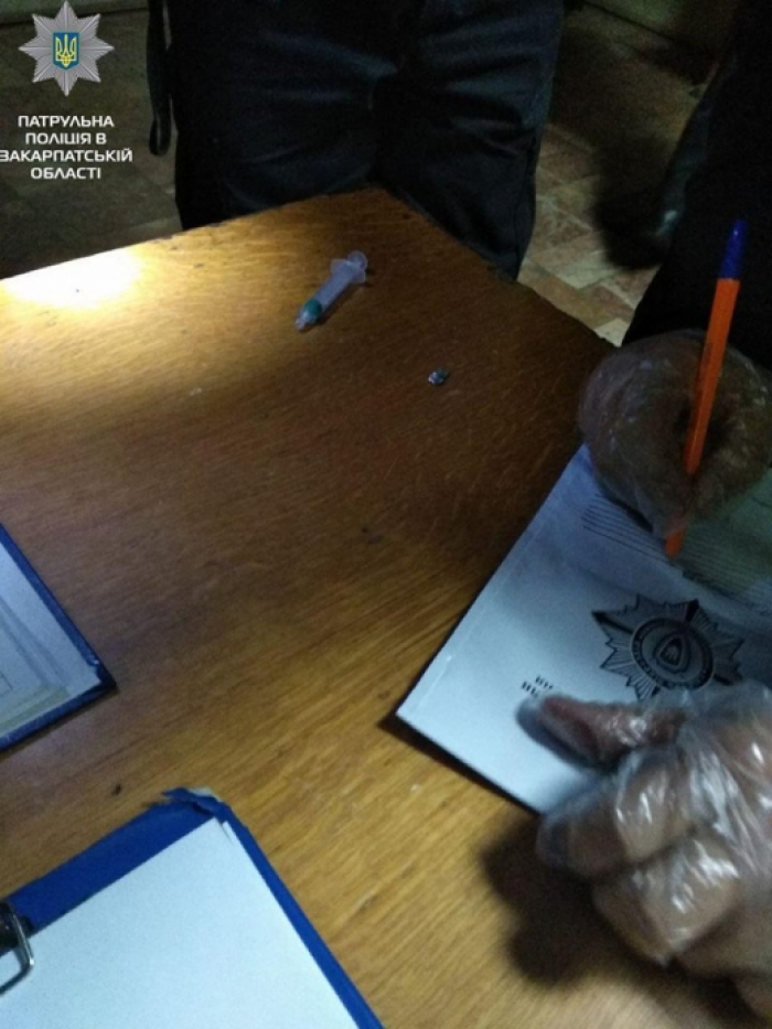 Проспектом Свободи в Ужгороді "розсікала" іномарка з наркотичною "начинкою"