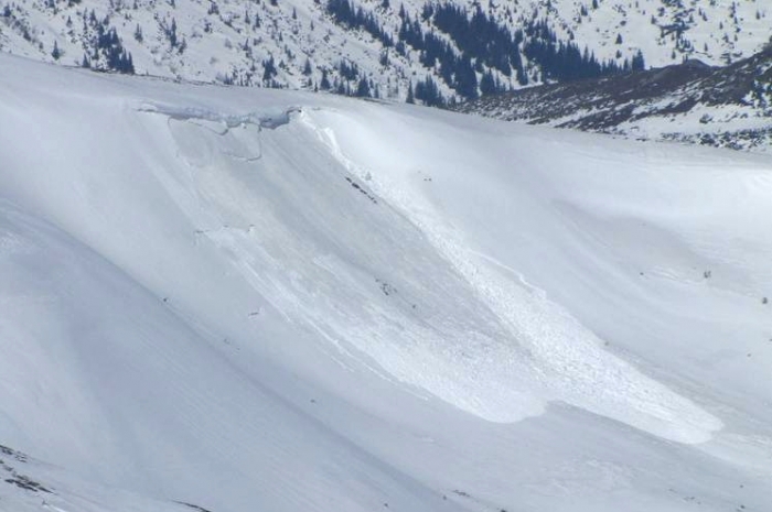 Антилавинне штормове попередження оголошено на Закарпатті