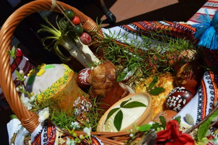 Скільки днів відпочиватимуть закарпатці на Великдень?