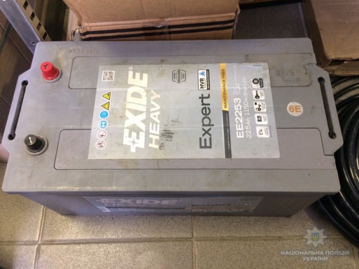 Молодий житель Ужгорода попався на крадіжці автомобільних акумуляторів