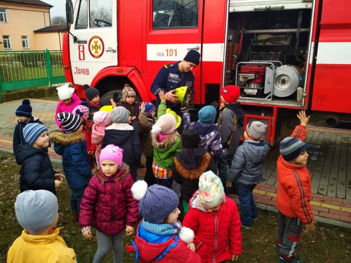 Протипожежну профілактичну акцію проводять рятувальники на теренах Закарпаття
