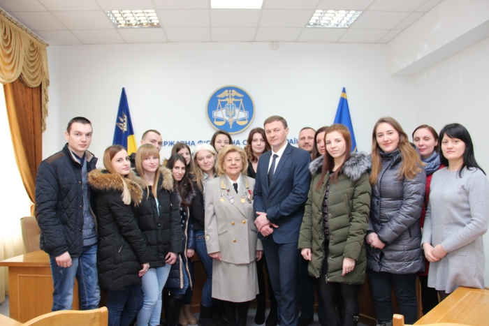 Майбутнє – за молоддю. Студенти УжНУ навідались до Головного управління ДФС Закарпаття