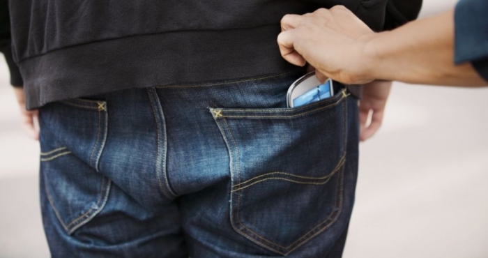 Діти крадуть телефони: за добу поліція розкрила грабежі в Мукачеві та на Рахівщині