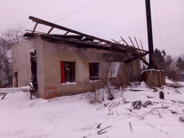 На Перечинщині шквальний вітер зніс дах на шкільній котельні