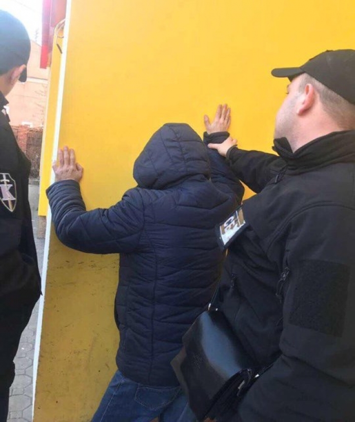 За 5 тис. грн хабара працівник ДАБІ Закарпаття обіцяв узаконити самовільно збудований магазин