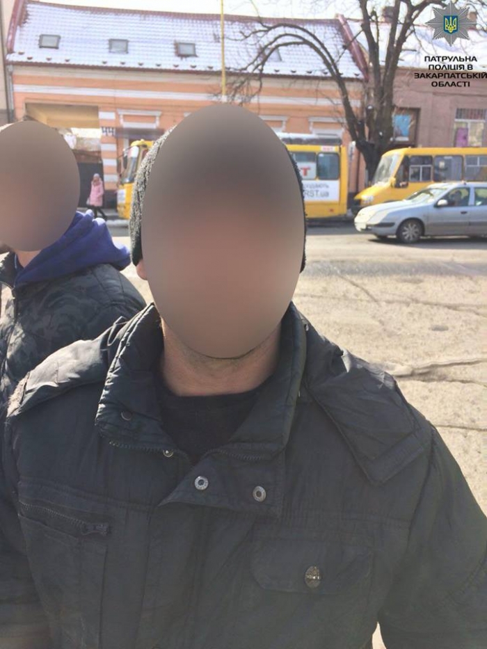 Ужгородські патрульні розкрили крадіжку навіть до того, як її виявила потерпіла