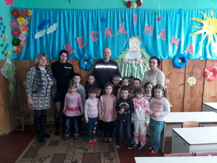 І дорослих і малих мешканців села Білин рятувальники навчали правилам безпеки