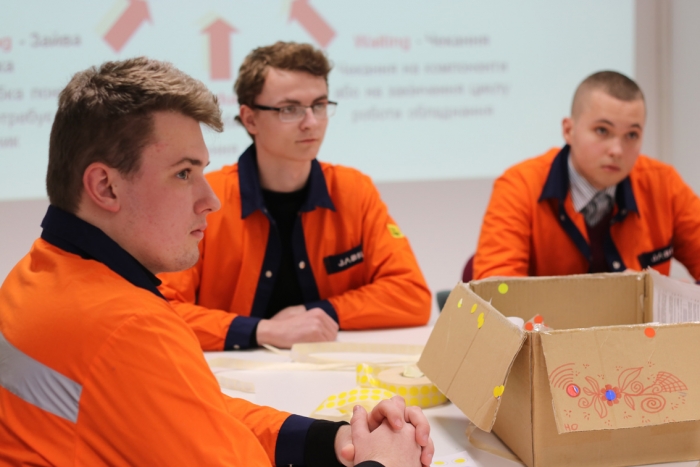 Ужгородські студенти набували практичних навичок менеджменту в компанії JABIL